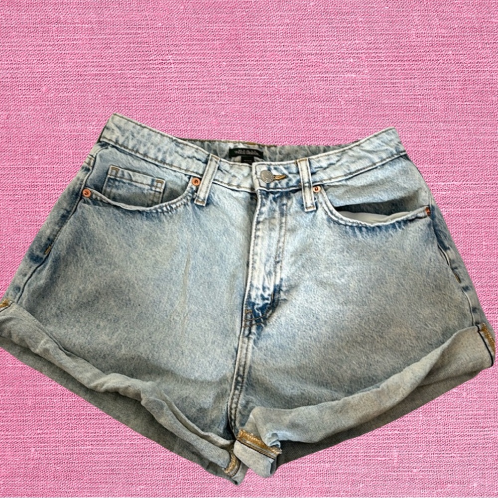 trendy light wash jean shorts